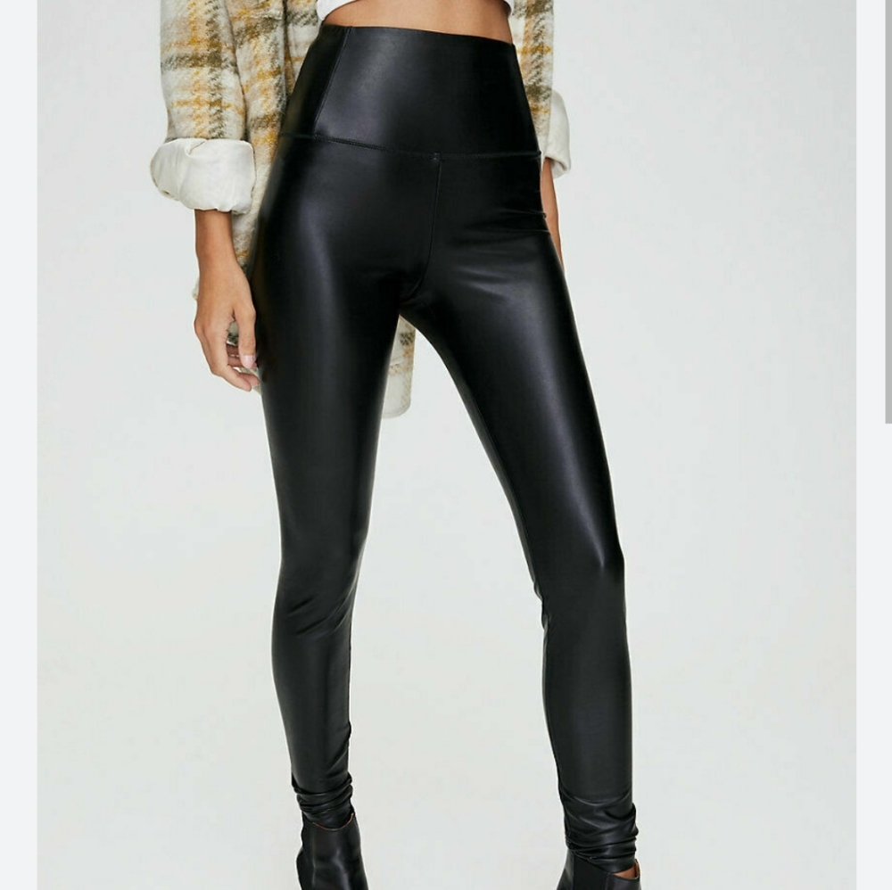 NWOT Wilfred Daria leggings